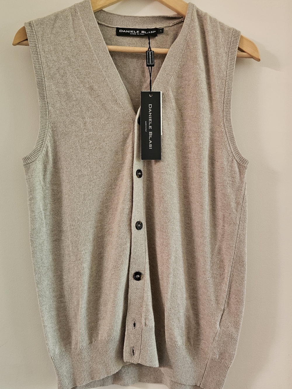 Men's Sleeveless Button-Front Vest — Light Taupe